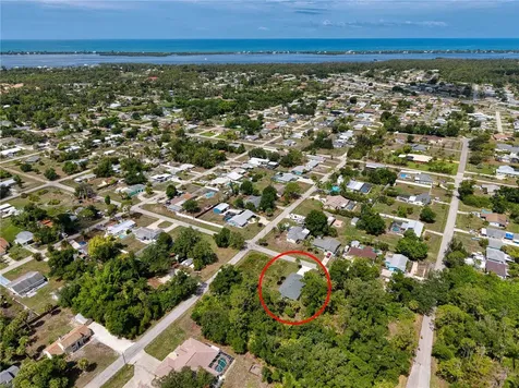 1183 Cedar Avenue Englewood FL 34223