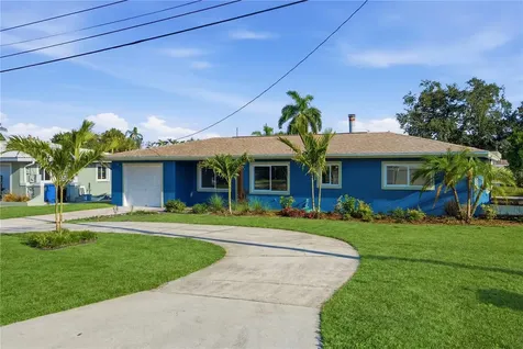 9460 Treasure Lane NE St Petersburg FL 33702