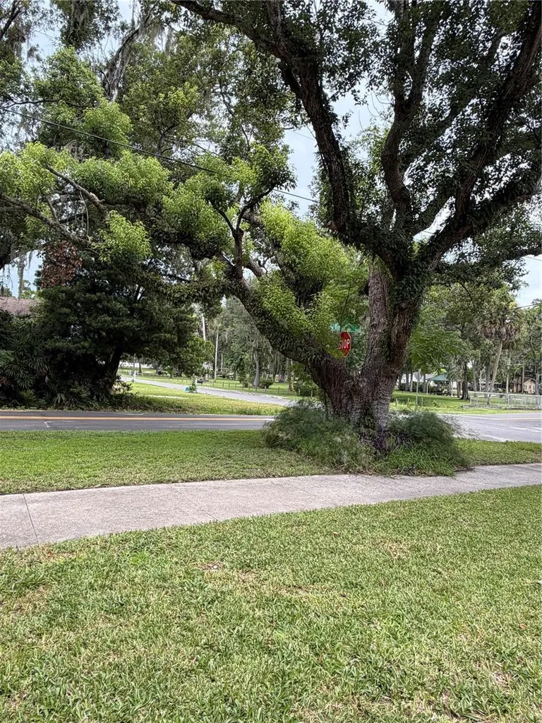 902 E Tomlin Street Plant City FL 33563