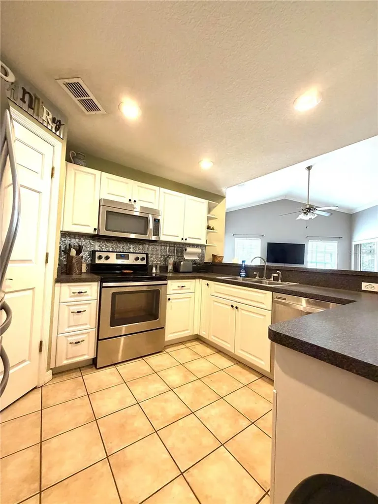 902 E Tomlin Street Plant City FL 33563