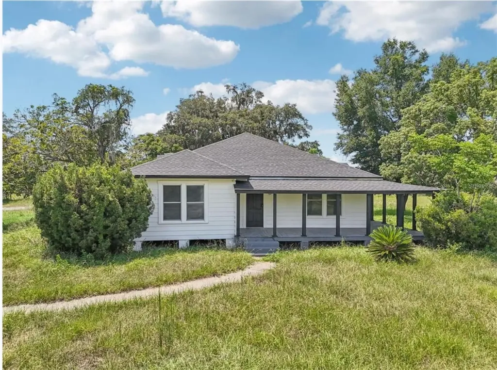 41333 State Road 19 Umatilla FL 32784