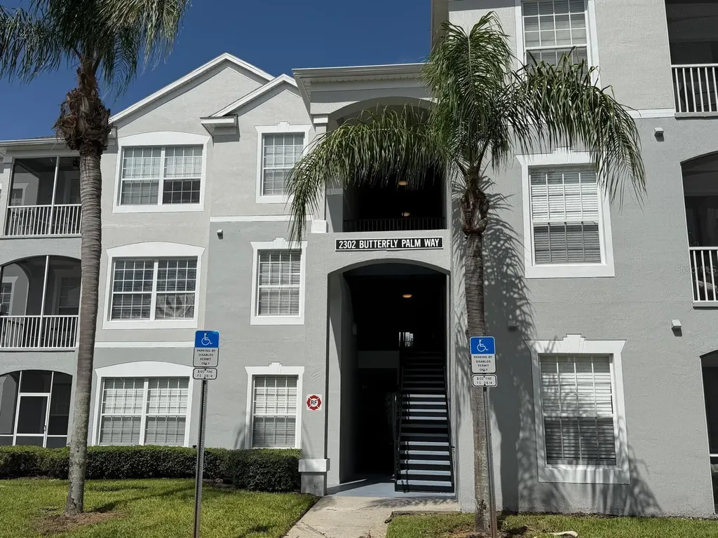 2302 Butterfly Palm Way Kissimmee FL 34747