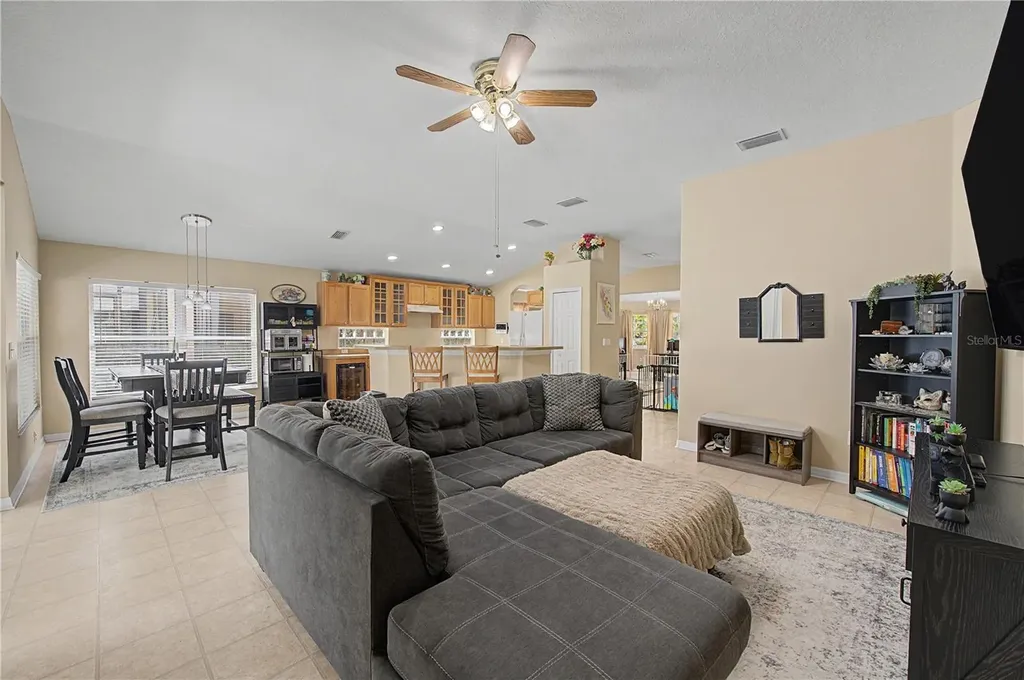 4756 Whispering Wind Avenue Tampa FL 33614