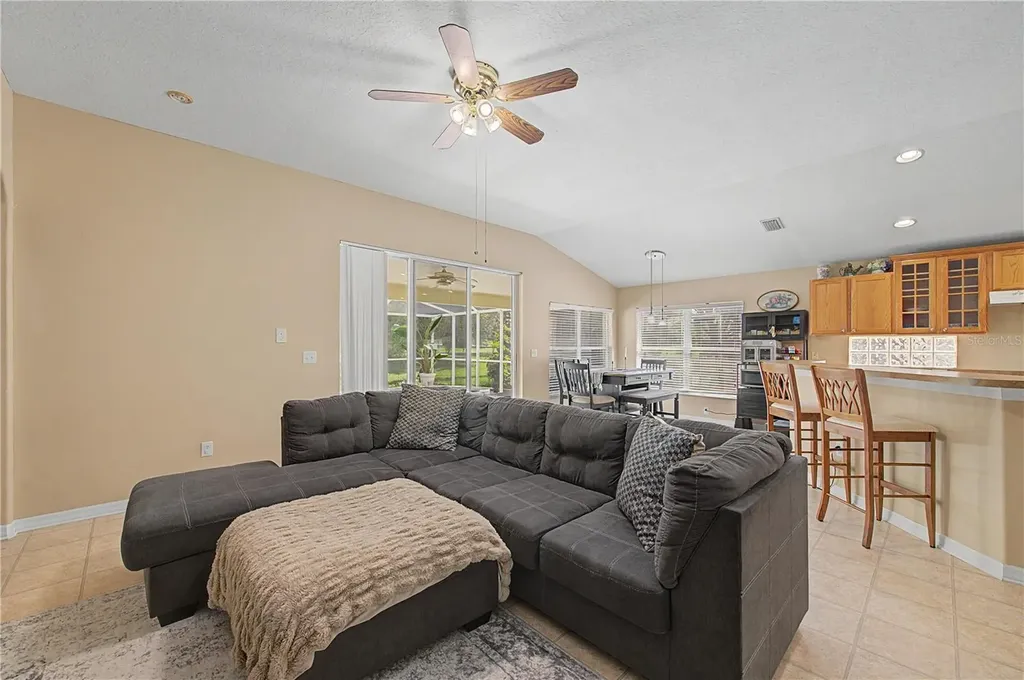 4756 Whispering Wind Avenue Tampa FL 33614