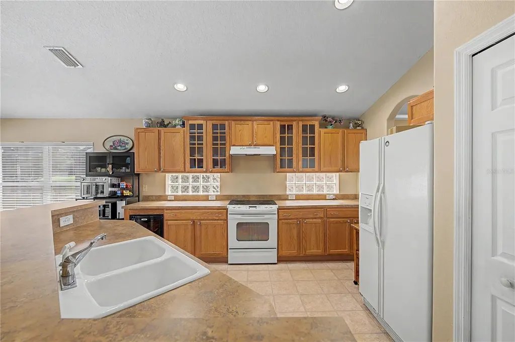 4756 Whispering Wind Avenue Tampa FL 33614