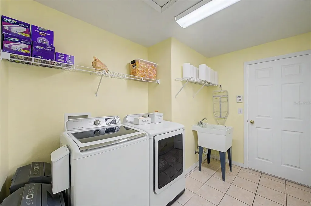 4756 Whispering Wind Avenue Tampa FL 33614