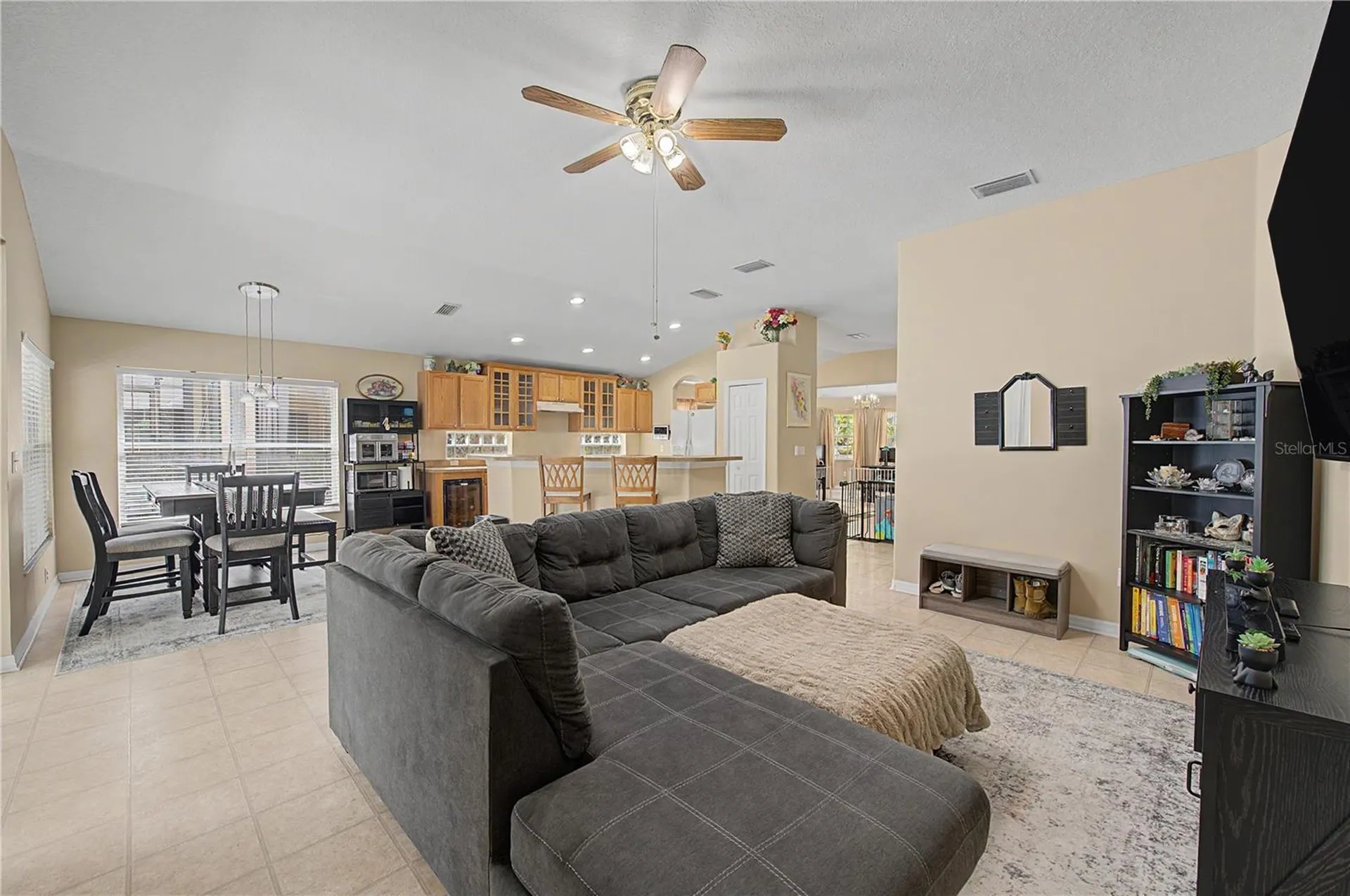 4756 Whispering Wind Avenue Tampa FL 33614