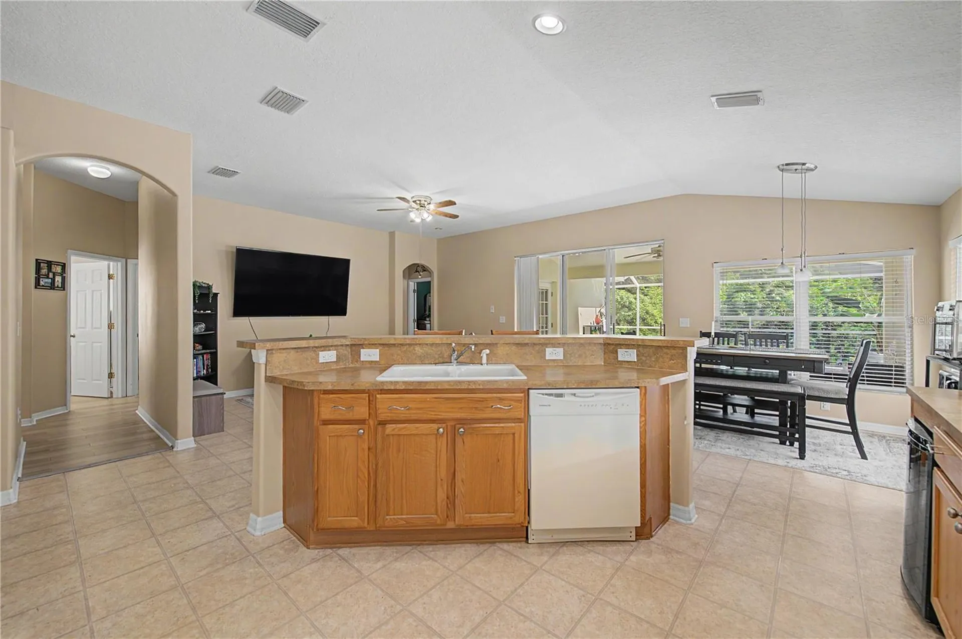 4756 Whispering Wind Avenue Tampa FL 33614