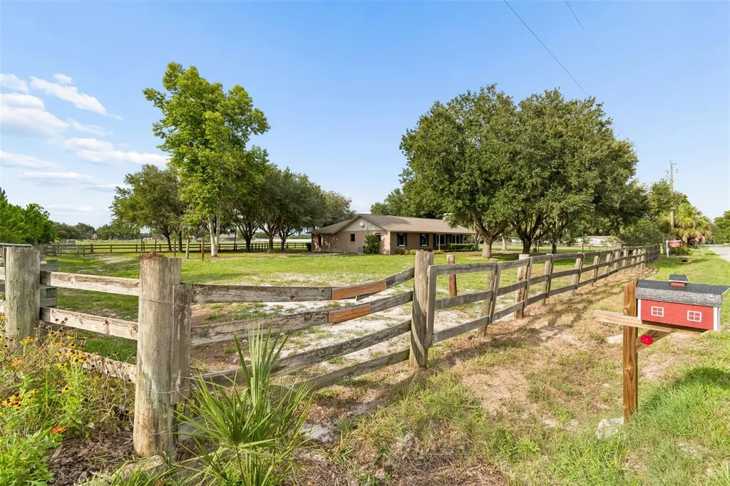 336 Corbett Road Lithia FL 33547