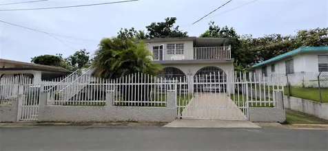Calle 10 Int. Parcelas Vanscoy Bayamon PR 00957