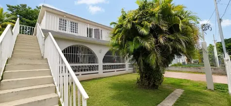 Calle 10 Int. Parcelas Vanscoy Bayamon PR 00957