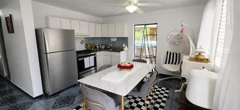 Calle 10 Int. Parcelas Vanscoy Bayamon PR 00957