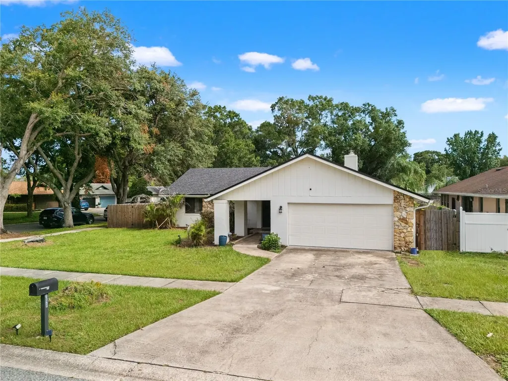 1829 Crownwood Drive Orlando FL 32810