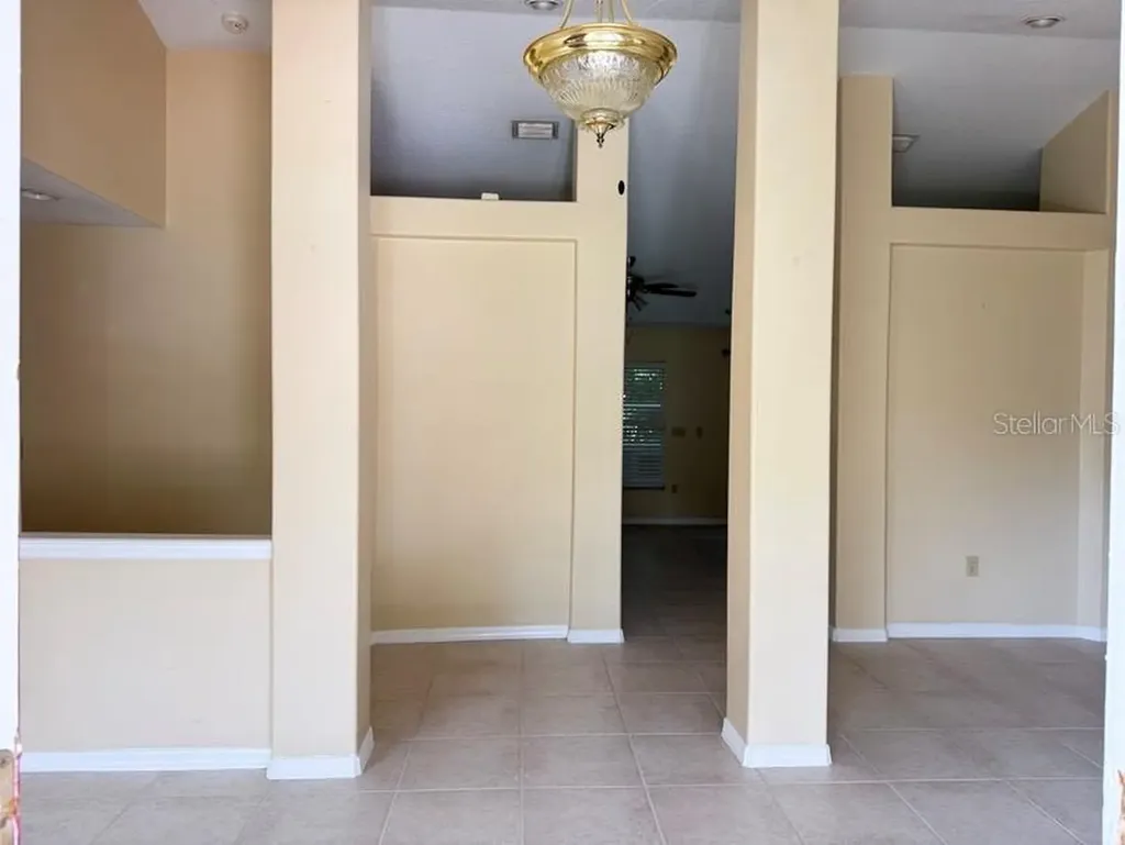 12721 N Ola Avenue Tampa FL 33612