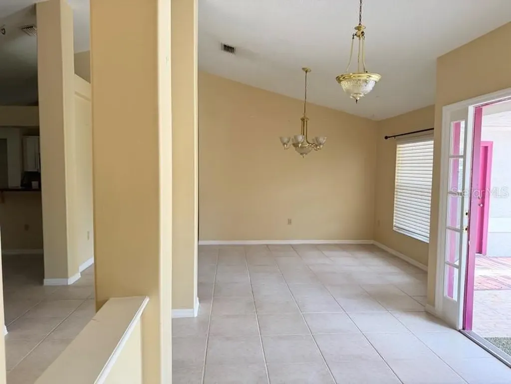 12721 N Ola Avenue Tampa FL 33612