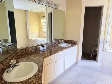 12721 N Ola Avenue Tampa FL 33612