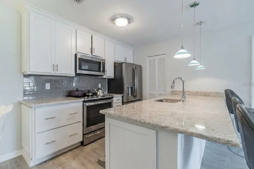 2724 72nd Street W Bradenton FL 34209