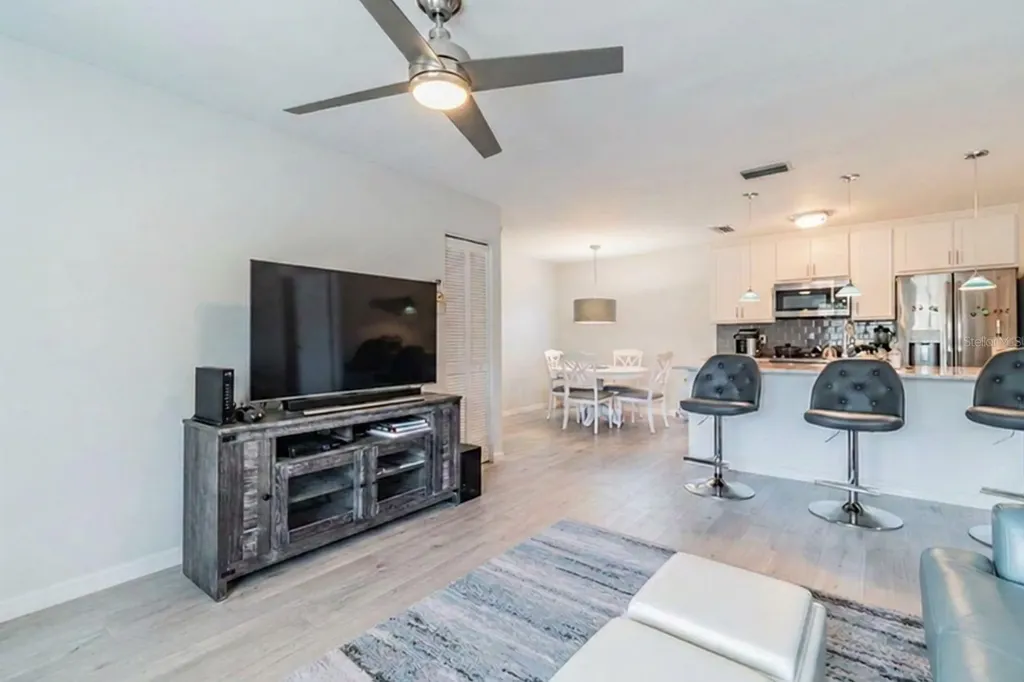 2724 72nd Street W Bradenton FL 34209
