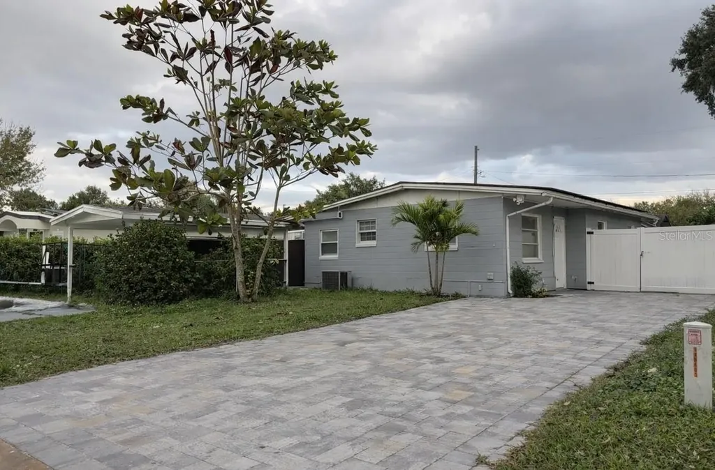 2615 N Beaumont Avenue Kissimmee FL 34741