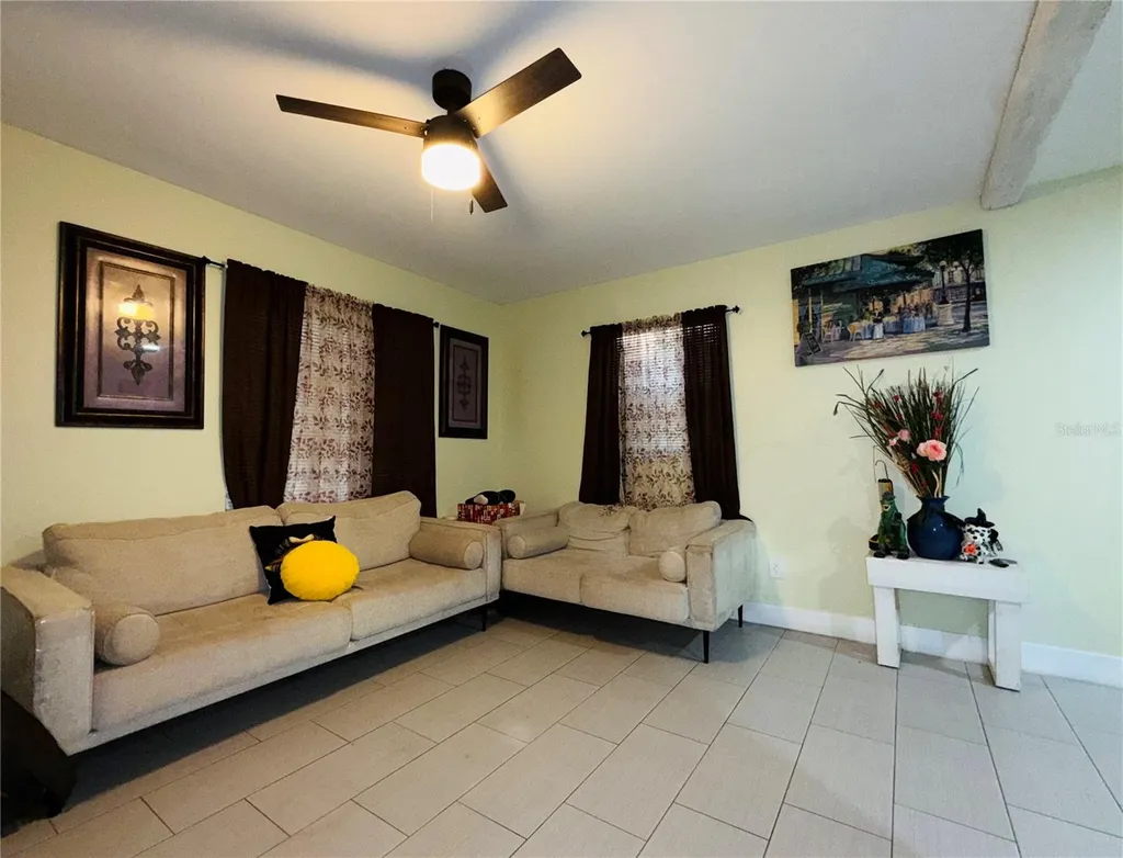 2615 N Beaumont Avenue Kissimmee FL 34741