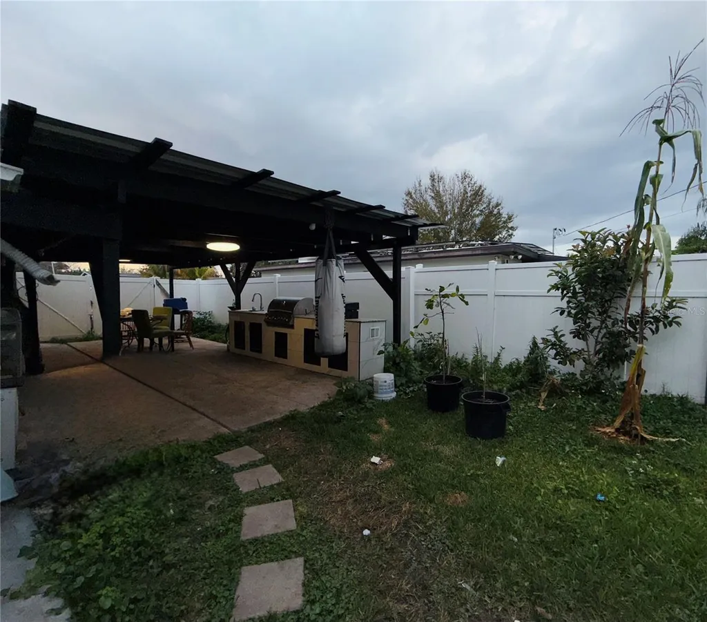 2615 N Beaumont Avenue Kissimmee FL 34741