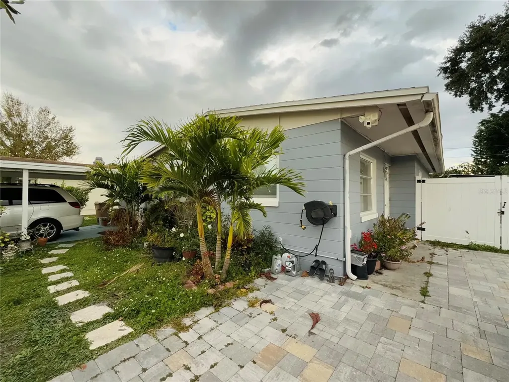 2615 N Beaumont Avenue Kissimmee FL 34741