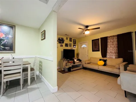 2615 N Beaumont Avenue Kissimmee FL 34741
