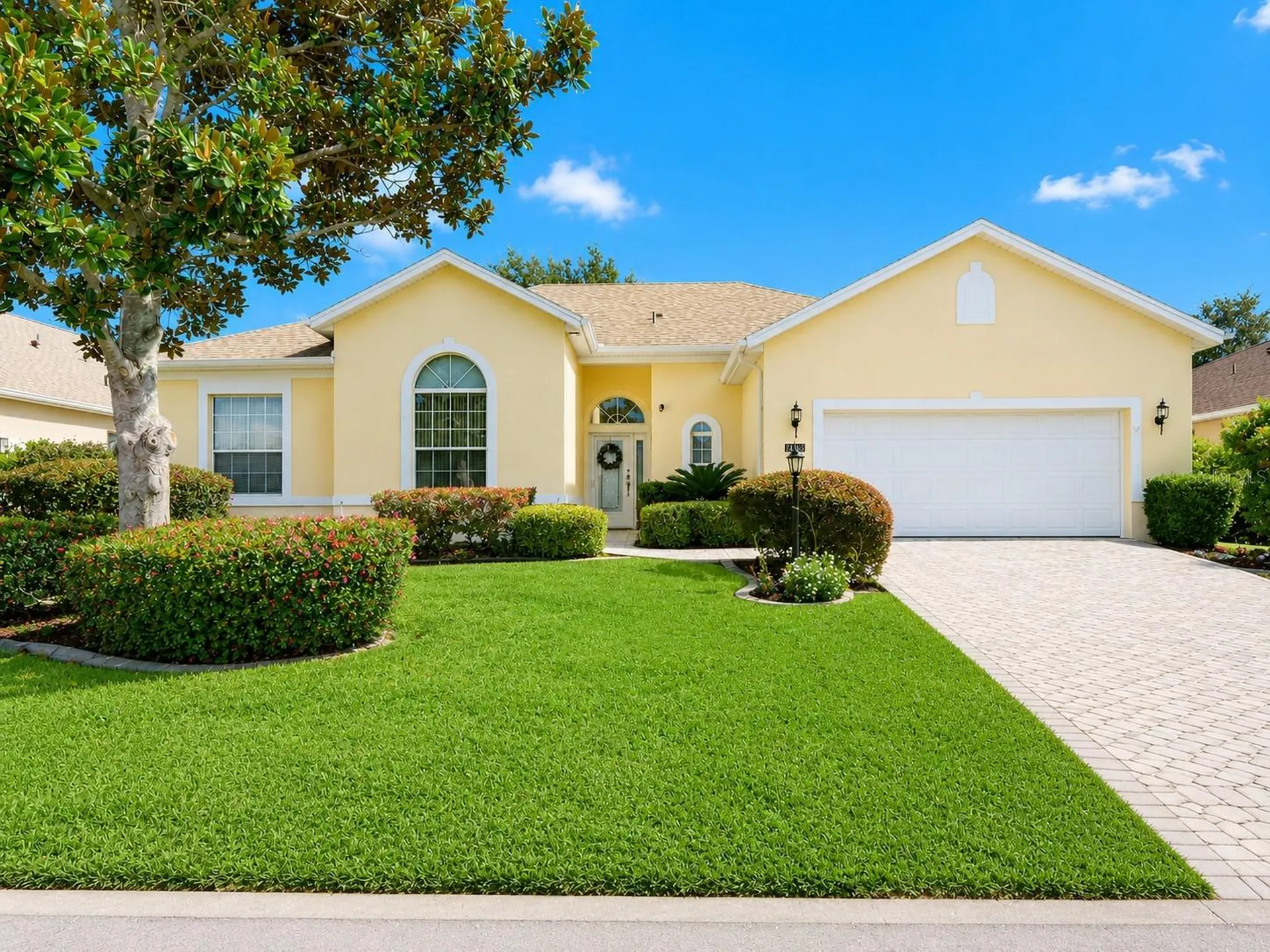 24112 Robinwood Street Leesburg FL 34748