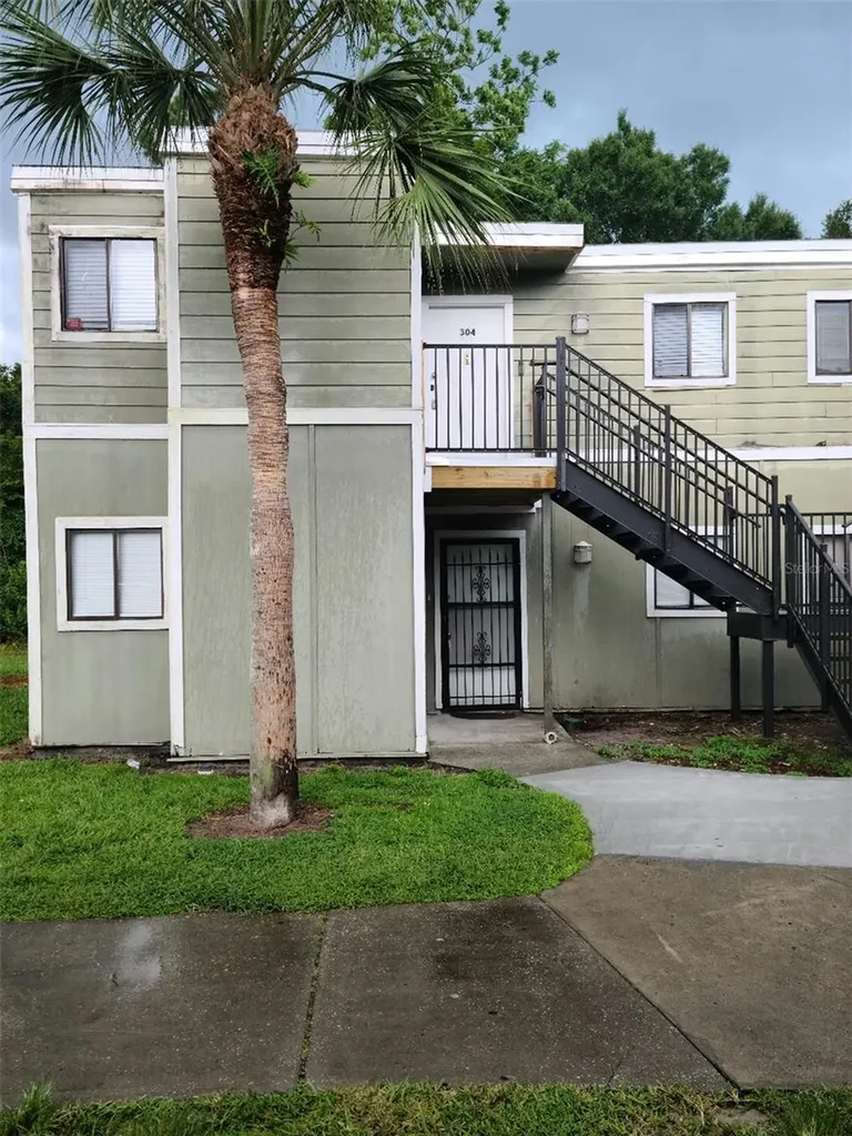 303 Scottsdale Square Winter Park FL 32792