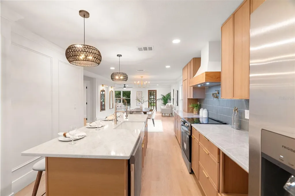 6005 N Orange Blossom Avenue Tampa FL 33604