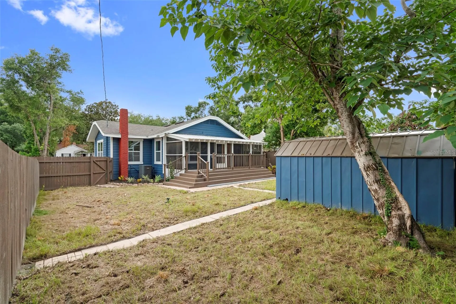 6005 N Orange Blossom Avenue Tampa FL 33604