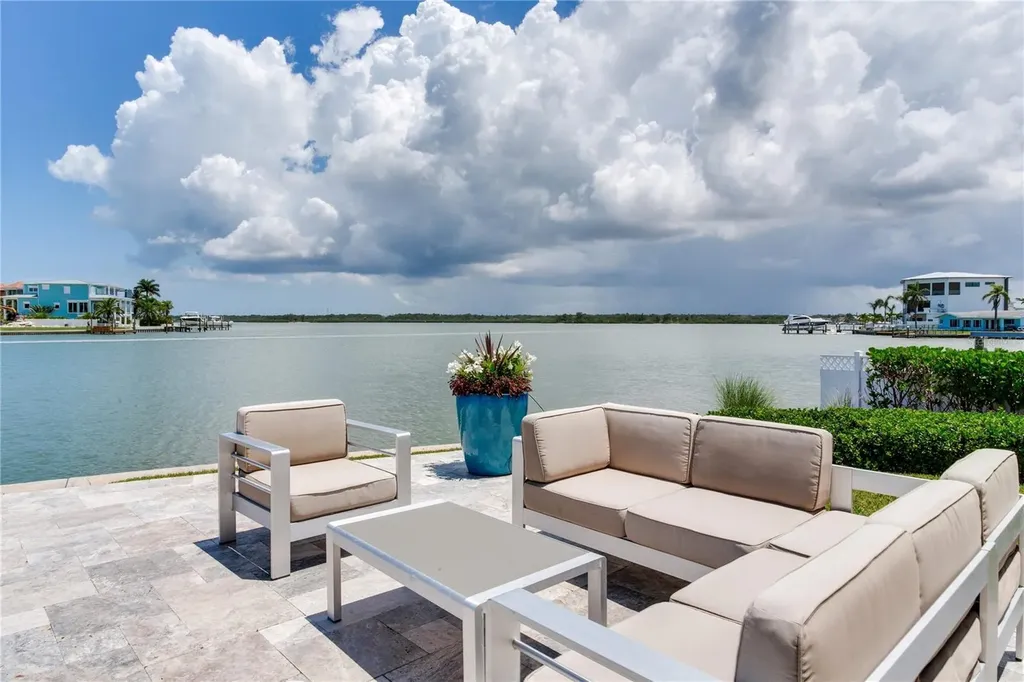 16117 4th Street E Redington Beach FL 33708