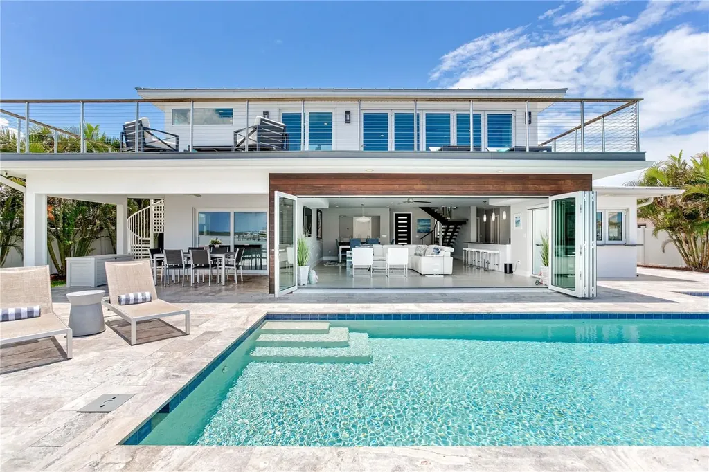 16117 4th Street E Redington Beach FL 33708