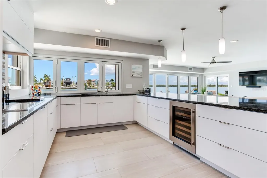 16117 4th Street E Redington Beach FL 33708