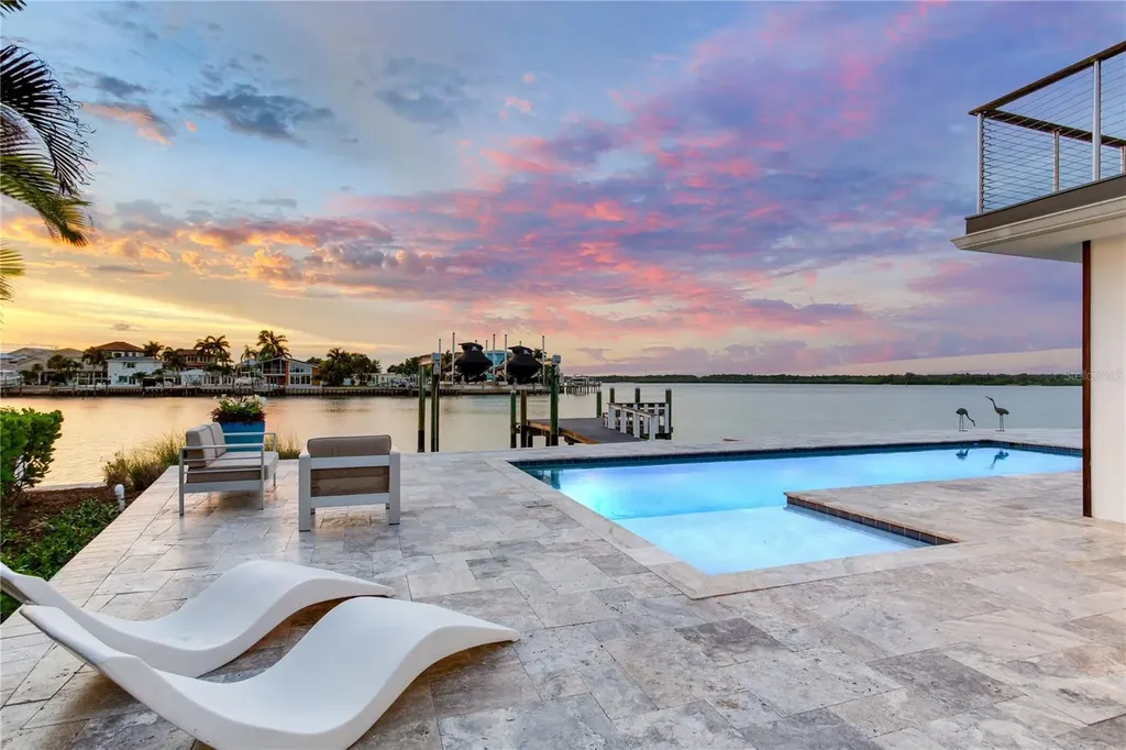 16117 4th Street E Redington Beach FL 33708
