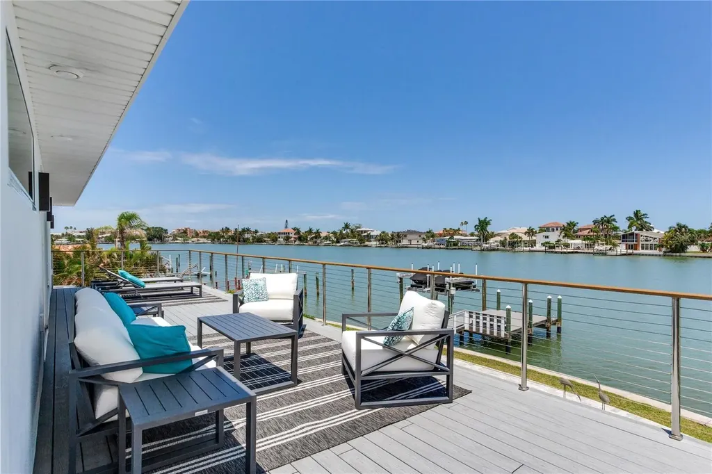 16117 4th Street E Redington Beach FL 33708