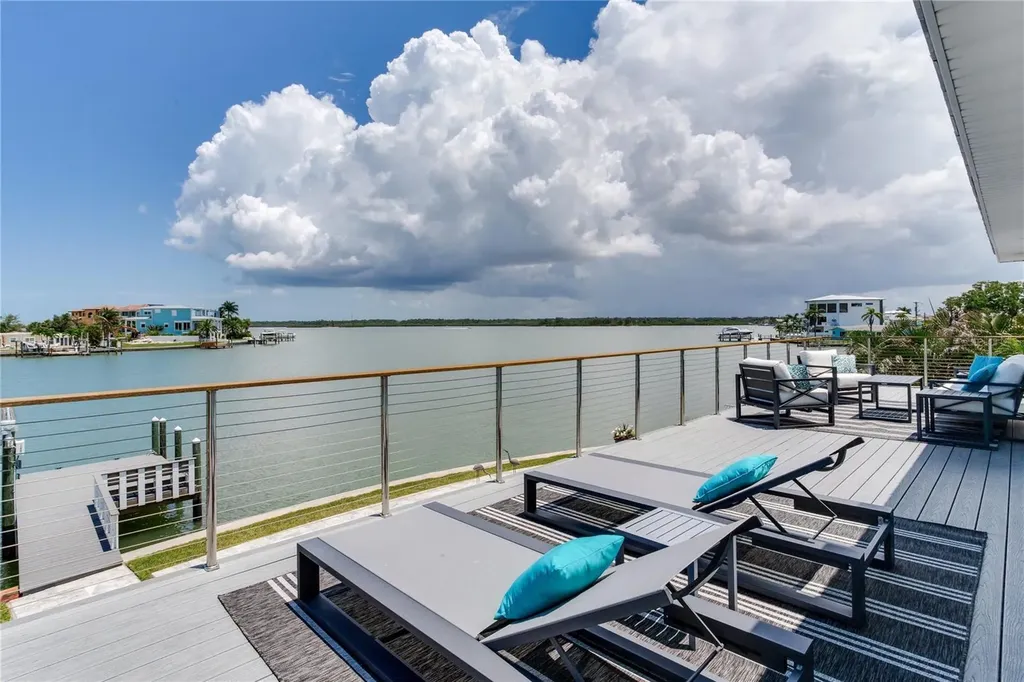 16117 4th Street E Redington Beach FL 33708