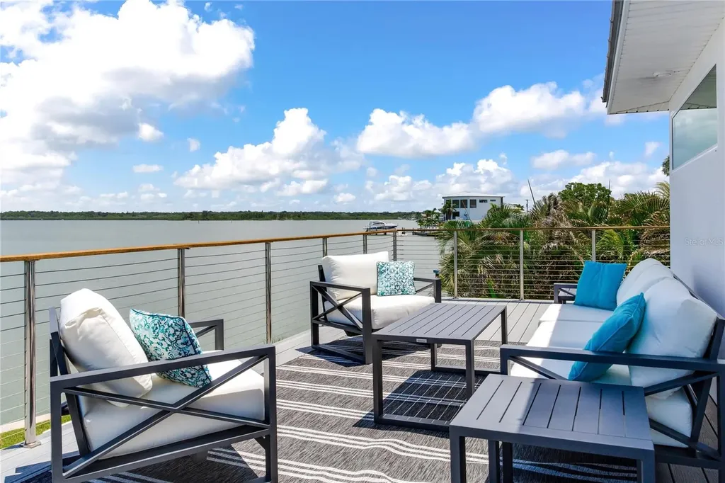 16117 4th Street E Redington Beach FL 33708