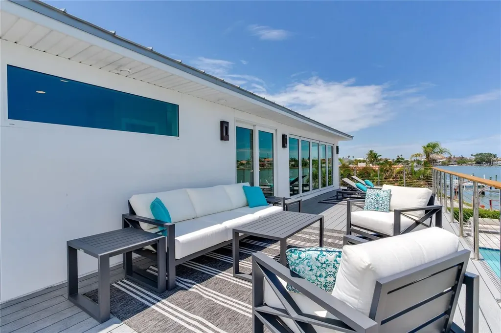 16117 4th Street E Redington Beach FL 33708