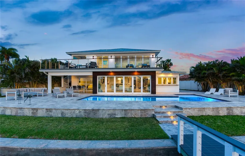 16117 4th Street E Redington Beach FL 33708