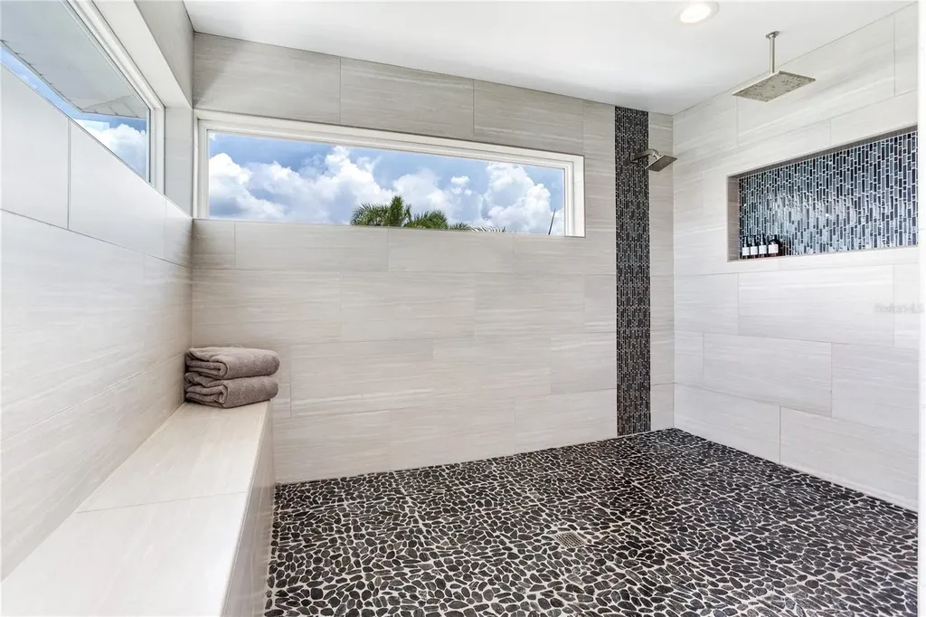 16117 4th Street E Redington Beach FL 33708