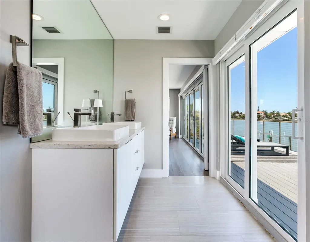 16117 4th Street E Redington Beach FL 33708