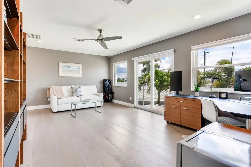 16117 4th Street E Redington Beach FL 33708