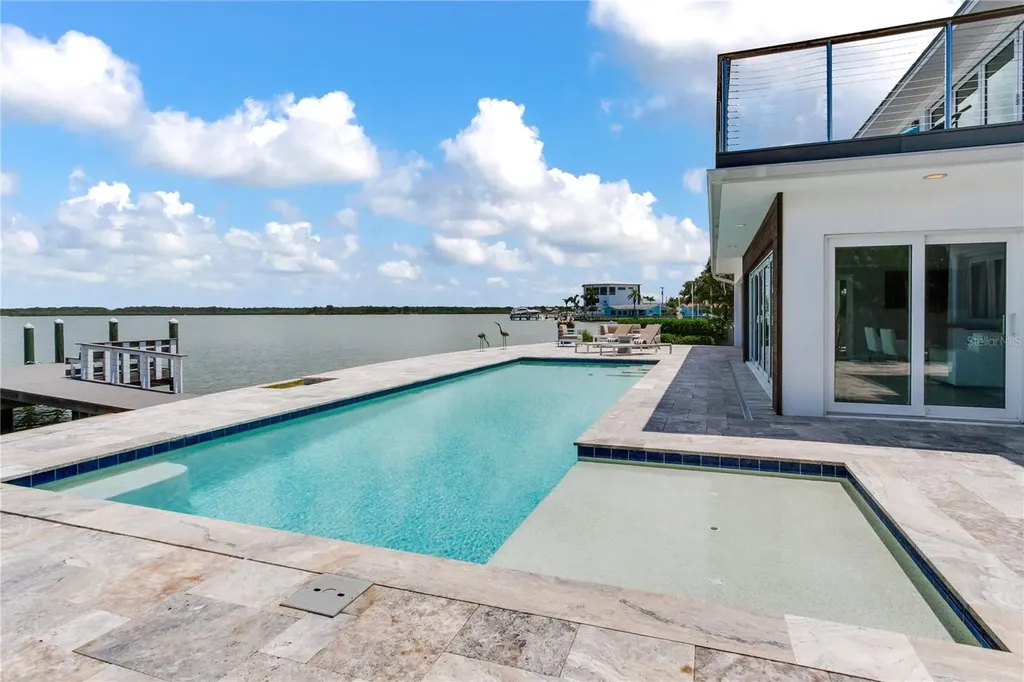 16117 4th Street E Redington Beach FL 33708