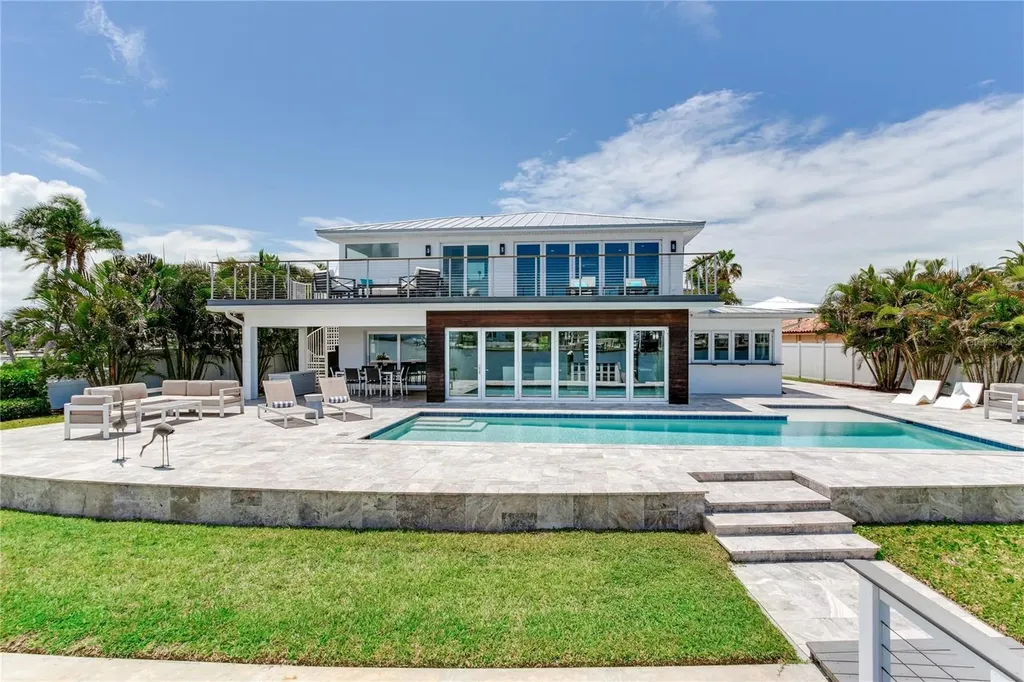 16117 4th Street E Redington Beach FL 33708