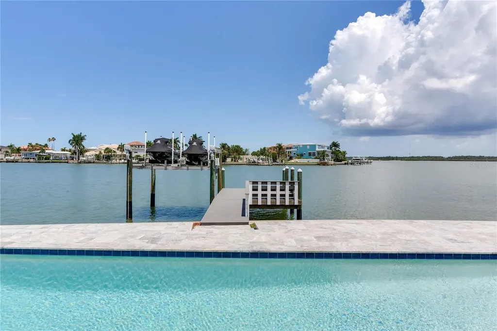16117 4th Street E Redington Beach FL 33708