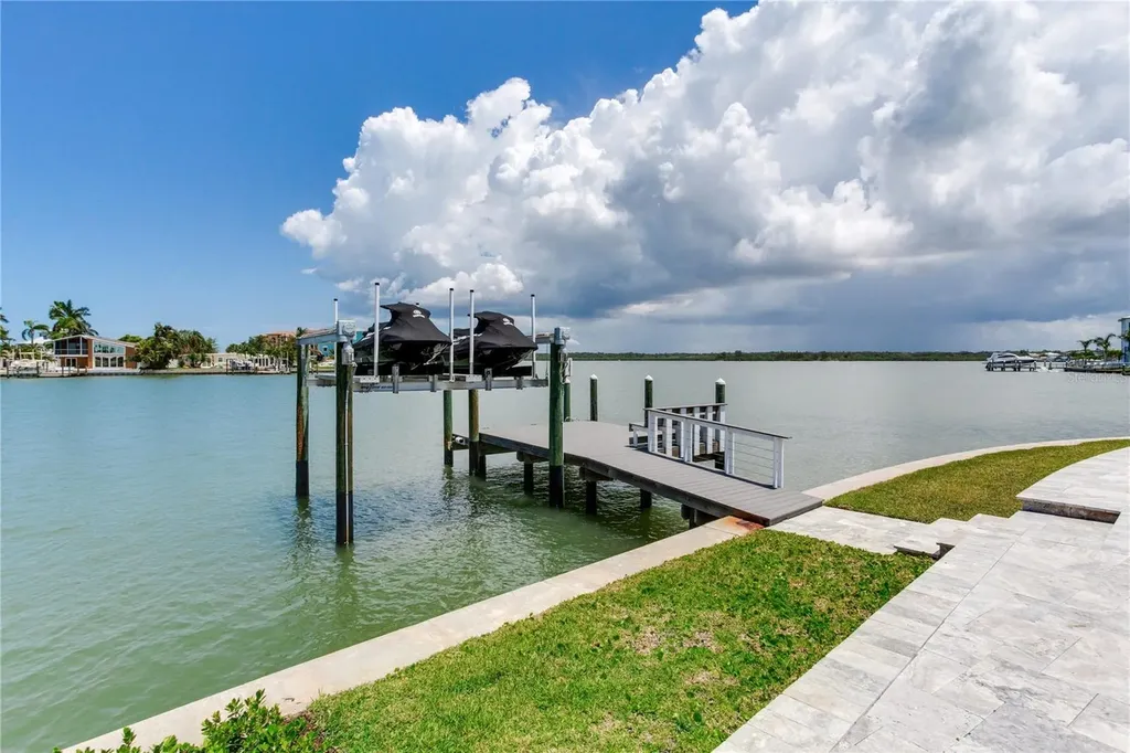 16117 4th Street E Redington Beach FL 33708