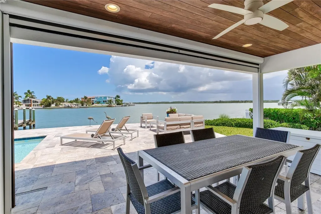 16117 4th Street E Redington Beach FL 33708