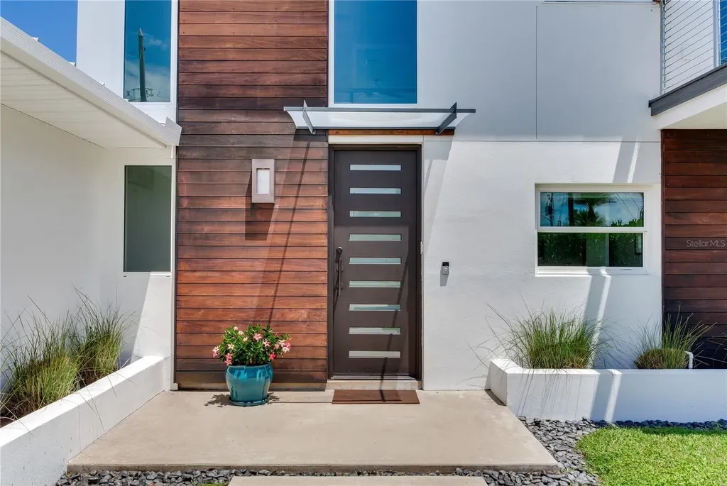 16117 4th Street E Redington Beach FL 33708