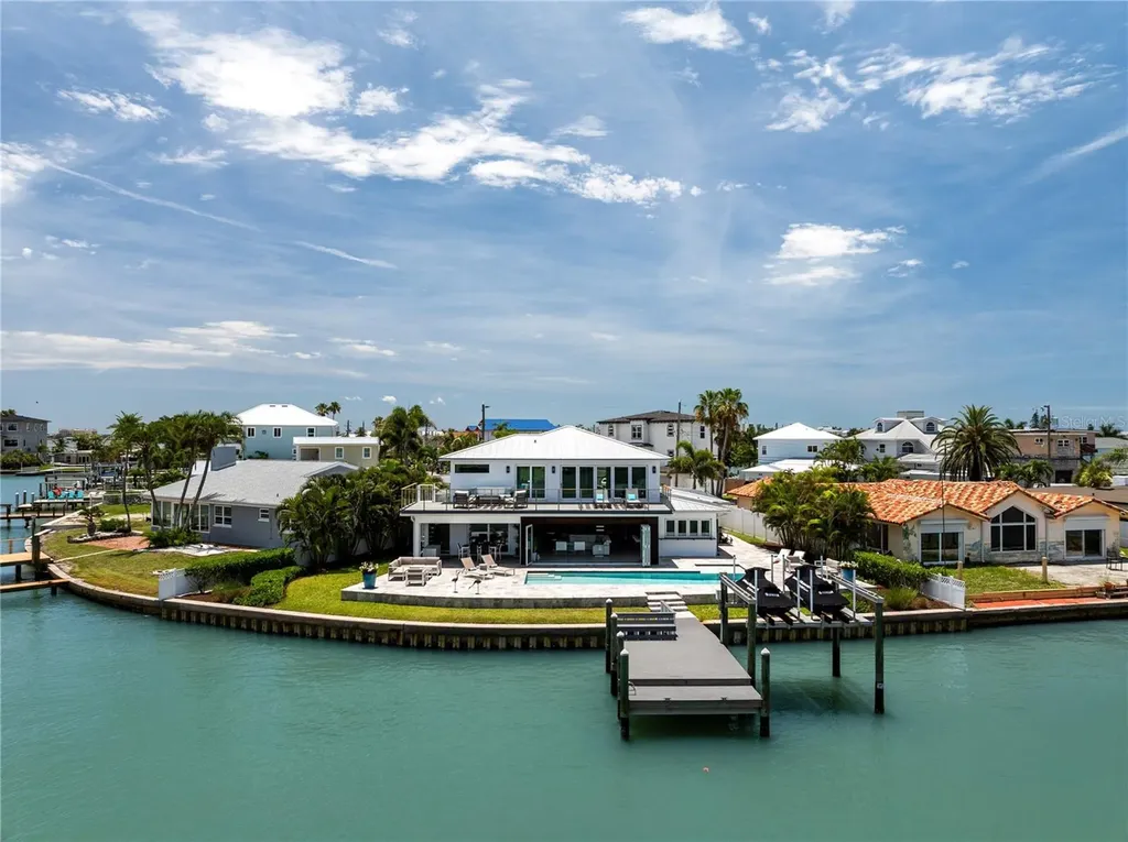 16117 4th Street E Redington Beach FL 33708